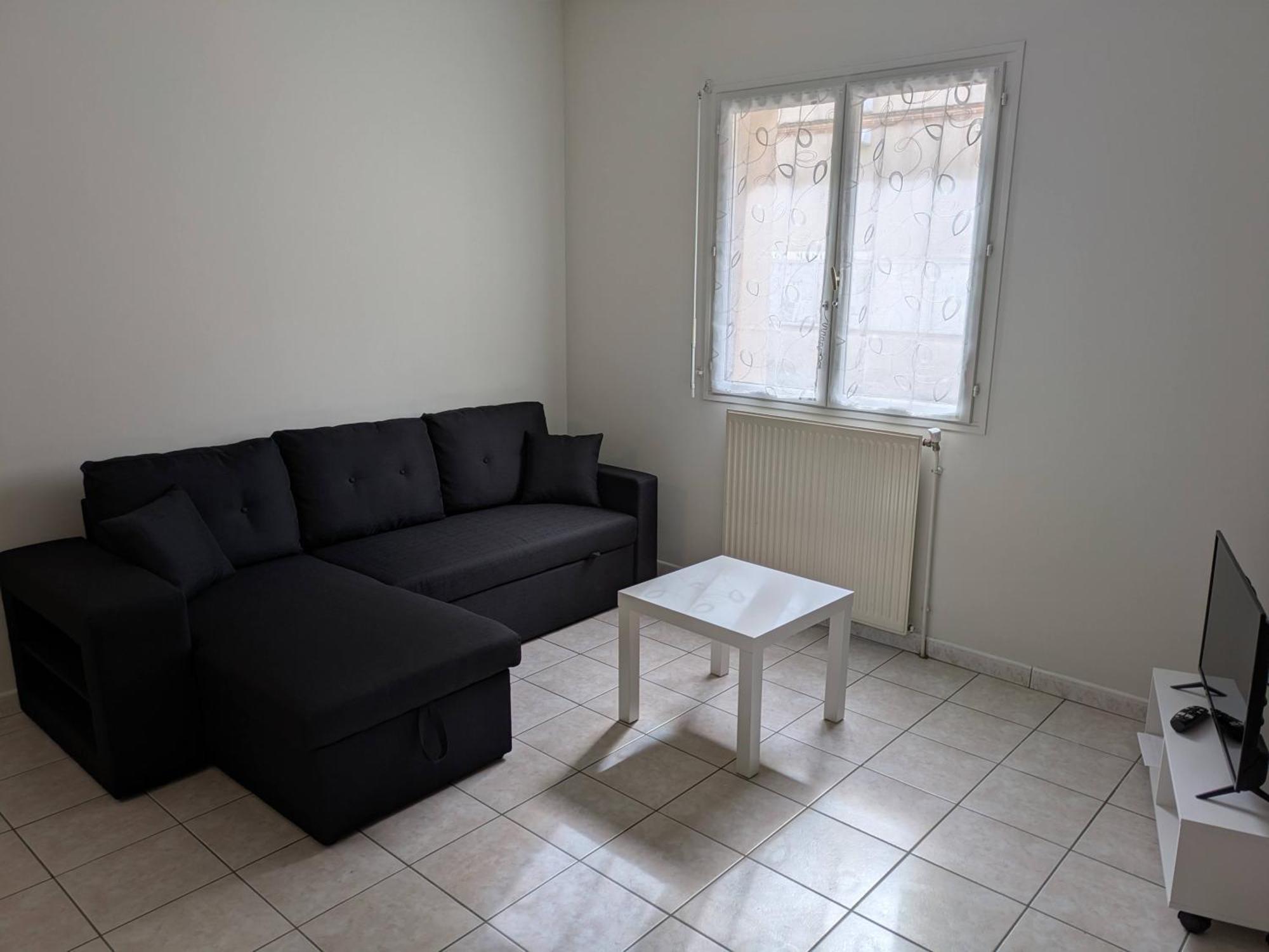 Apartment 3-room-house - Quiet And Close To Airport, Meett, Leclerc